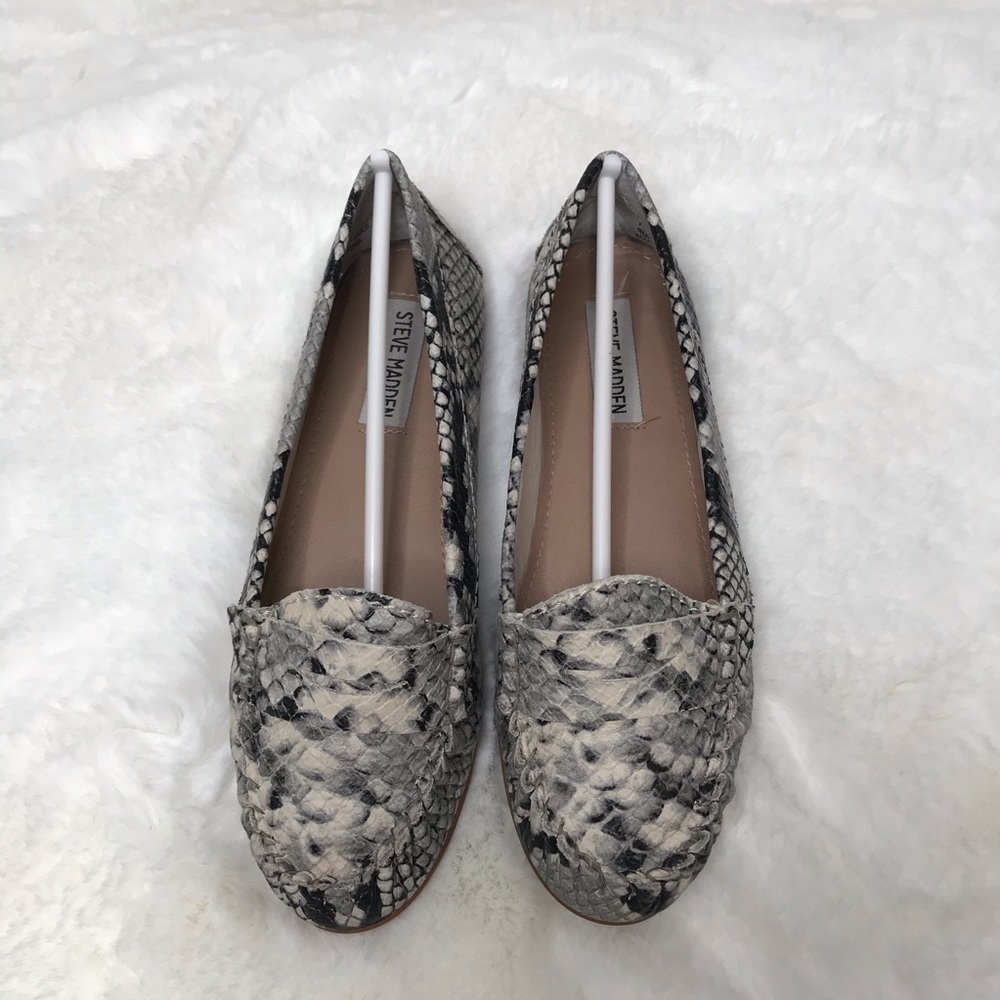 Steve Madden 6 snake print Murphey loafer